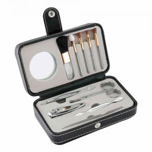 SET DE MANICURE Y BROCHAS YOUNG.